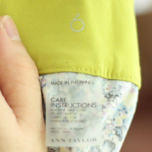 Ann Taylor Floral Chelsea Crop Pants - Picture 5 of 5